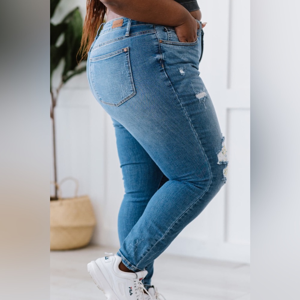 FINAL CALL🚨Judy Blue Lemon Print Lined Skinny Jeans - Picture 7 of 10